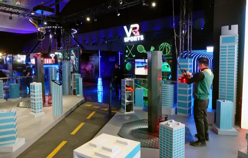 Visit Dubai Mall with VR Park